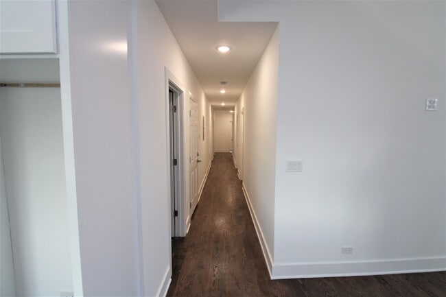 Photo - 1440 N Milwaukee Ave Unit 3