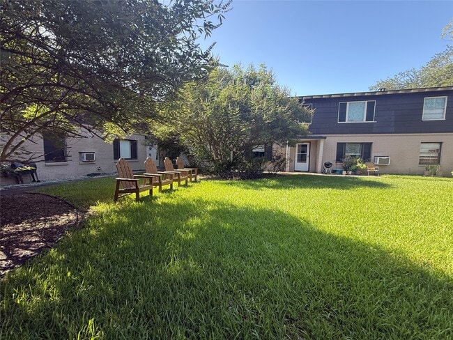 Photo - 1320 Heights Blvd Unit 2