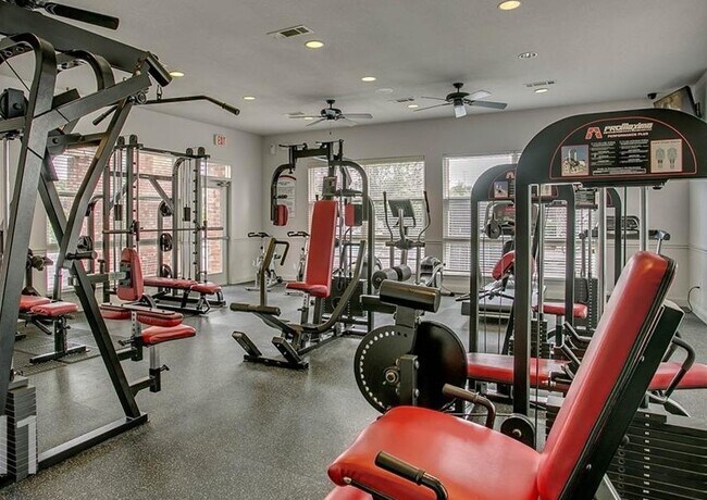 Photo - 600 13th St E