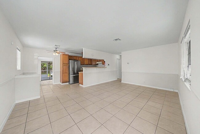 Photo - 301 SE 21st Ave