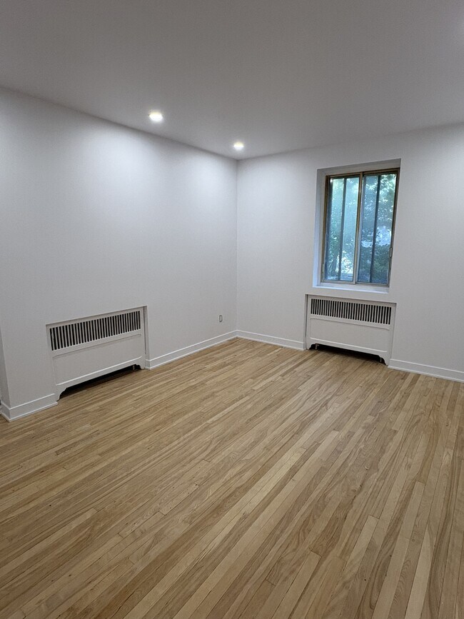 Photo - 5805 Côte Saint Luc Rd Unit 6