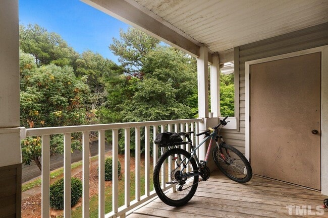 Photo - 1411 Collegiate Cir