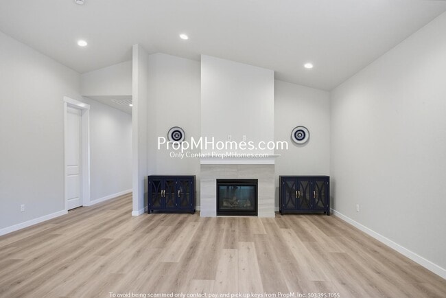 Photo - 15737 SE Compass Crse St