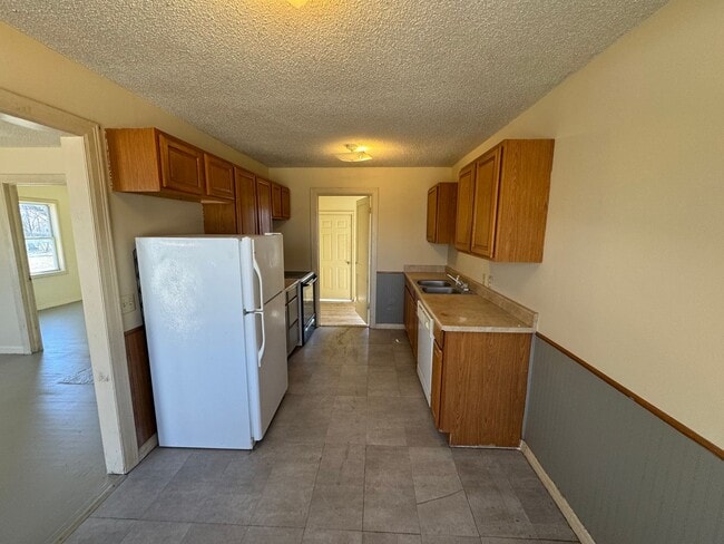Photo - $650 - 1 bed 1 bath - Duplex Unit 419