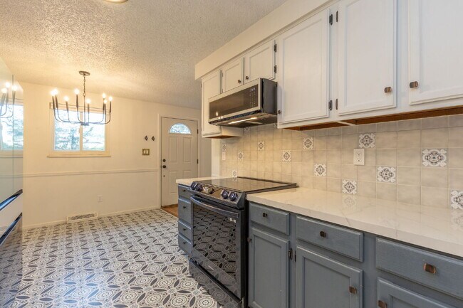 Photo - Charming Ranch in North Longmont!