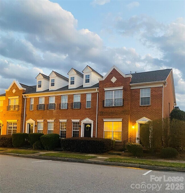 Photo - 6928 Creft Cir