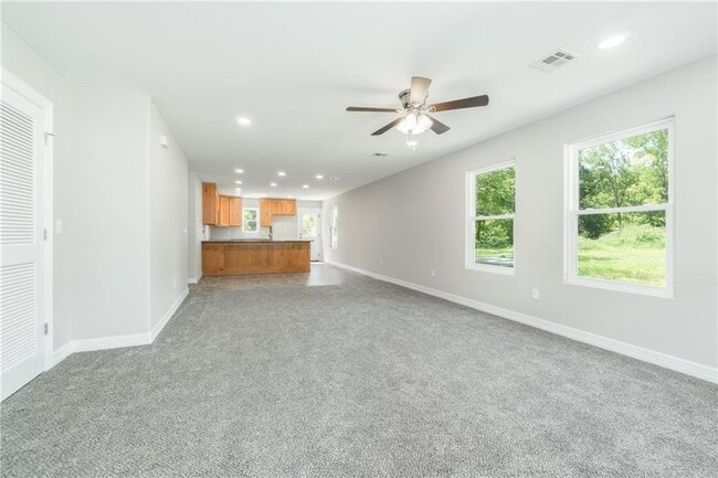 Photo - 807 Jesse James Rd