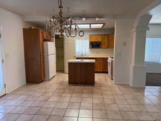 Photo - 804 S Dora Ave
