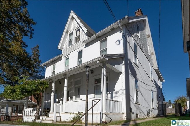 Photo - 2409 S 5th St