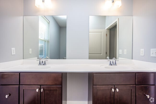 2BR, 2BA - 1,440 SF - The Hawthorne