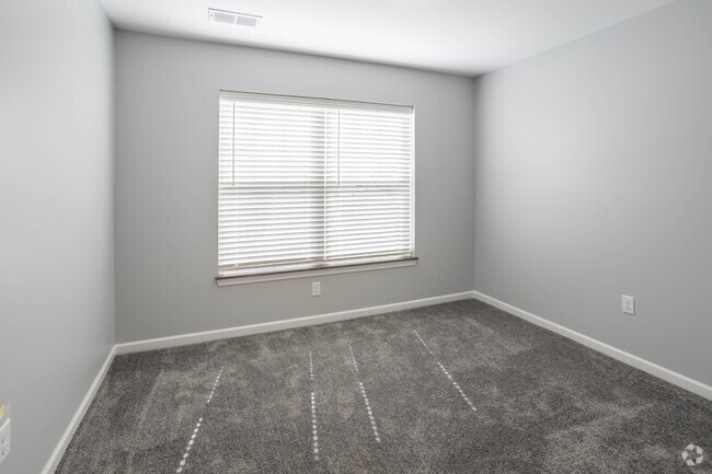 2BR, 2BA 1200SQ - bedroom