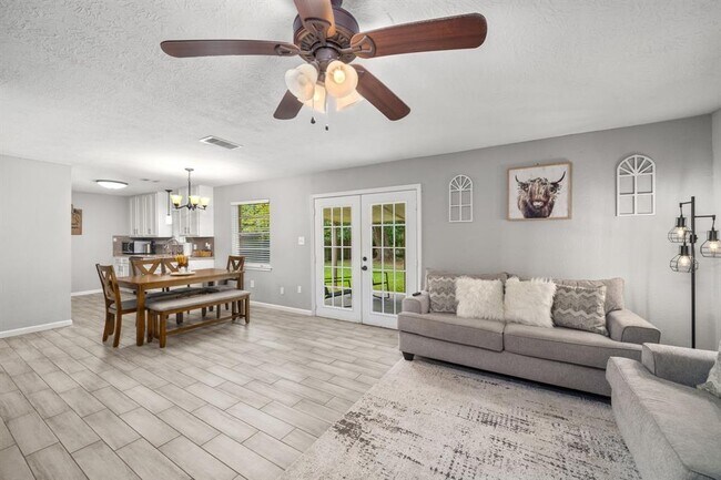 Photo - 12422 White Plains Dr