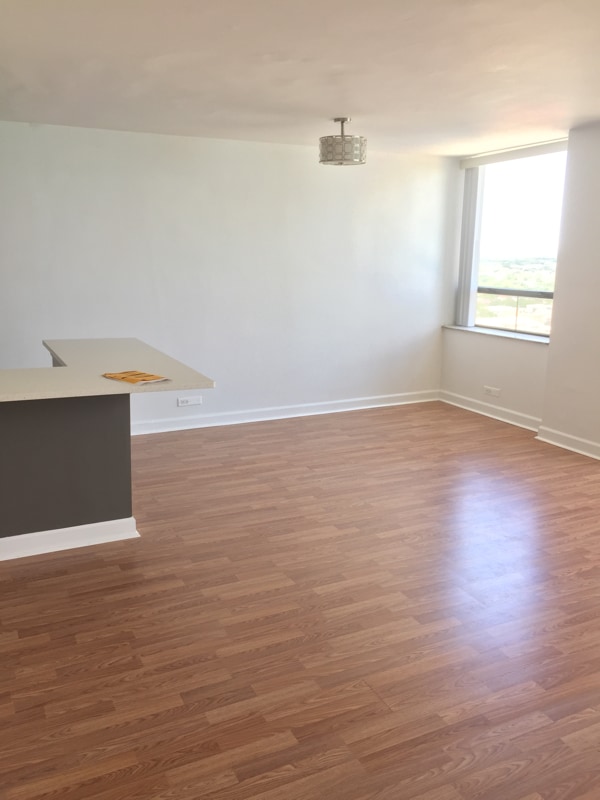 Photo - 5701 N Sheridan Rd