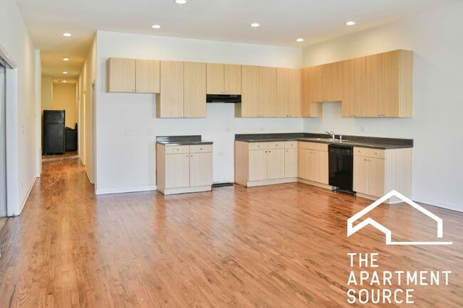 2340 N Milwaukee Ave Unit 40-2