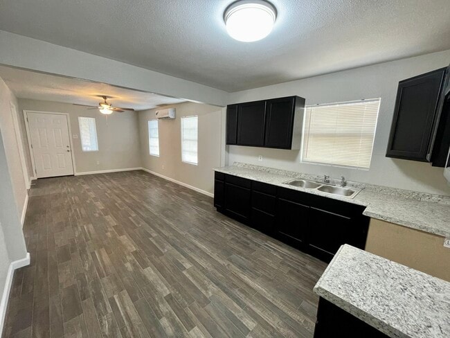 Kitchen/ Living - 676 W Robertson St