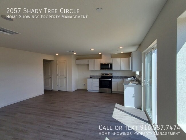 Photo - 2057 Shady Tree Cir