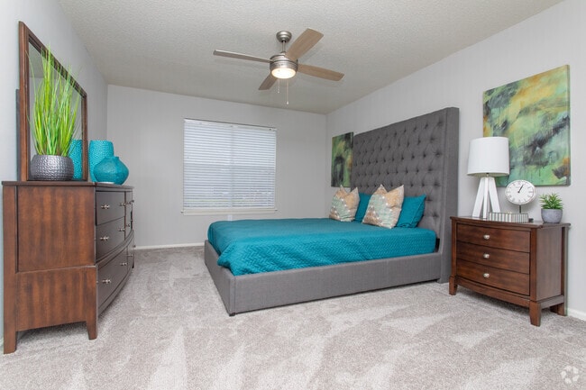 2BR, 1BA - 1155SF