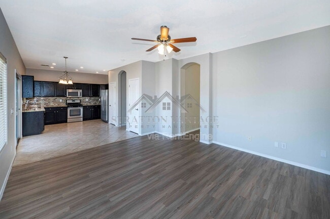 Photo - 618 E Payton Cir