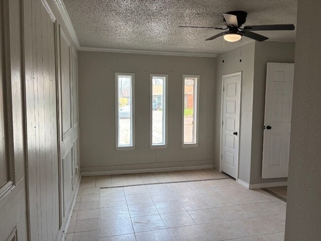 Photo - 5530 Lakefield Dr