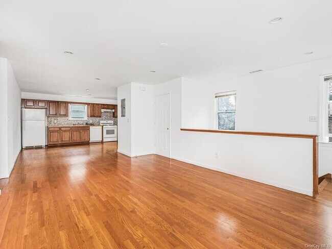 Photo - 812 Howard Ave Unit 2nd floor