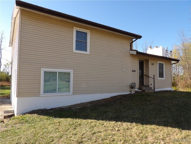 Photo - 10332 Transit Rd