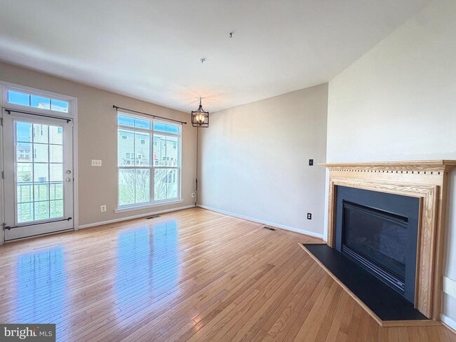 Photo - 1693 Mohegan Dr