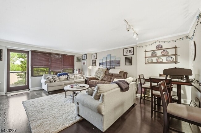 Photo - 285 Aycrigg Ave Unit 4J