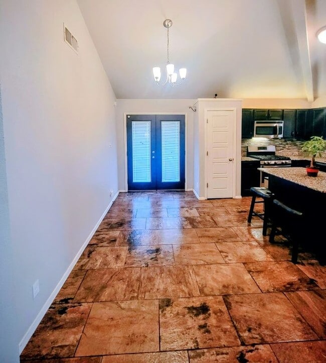 Photo - 421 Nordstrom Avenue