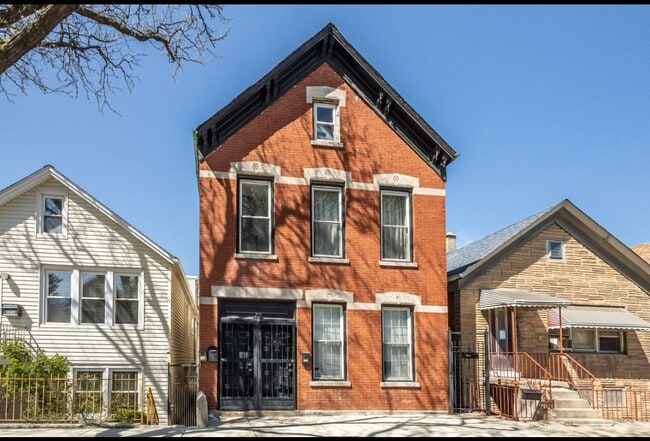 Photo - 1032 W 31st Pl Unit 1