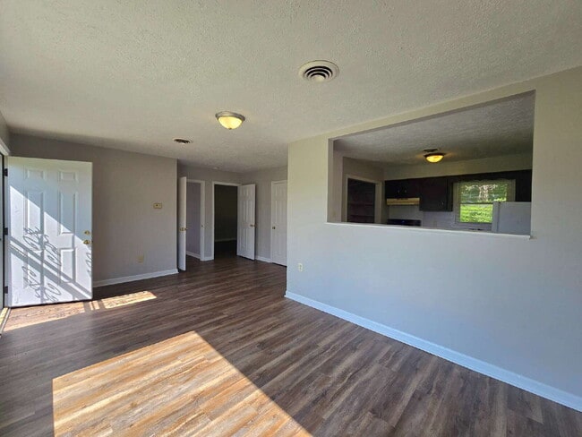 Photo - 198B Locust Dr