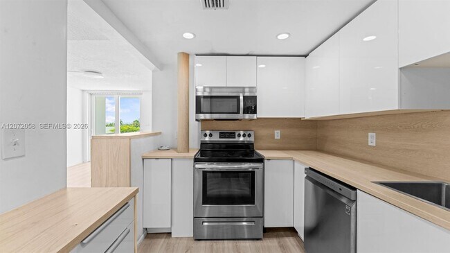 1145 Normandy Dr Unidad 505