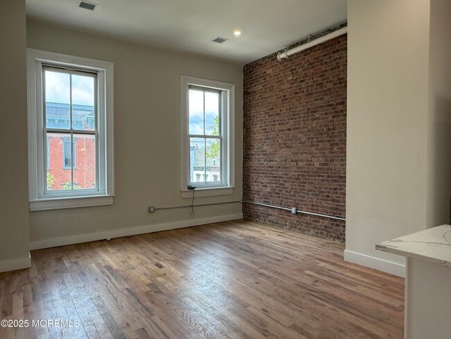 Photo - 7 Broad St Unit 3