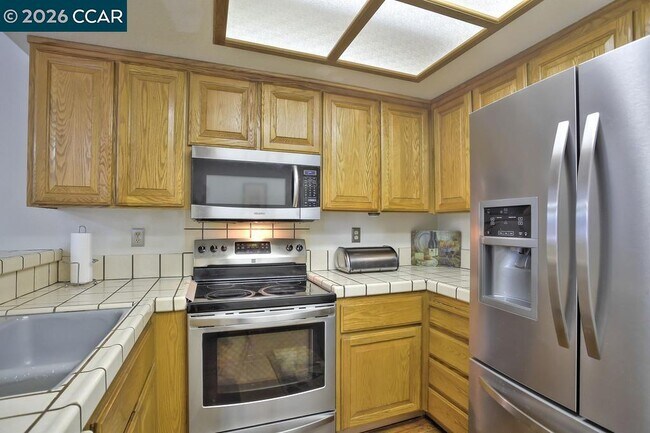 Photo - 1429 Oak Hollow Ct