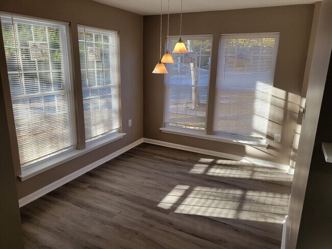 Sunroom - 4411 Silverbrook Ln Condo Unit H-101