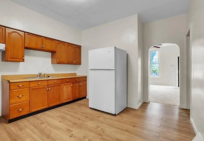 Photo - 3240 Rothpletz St