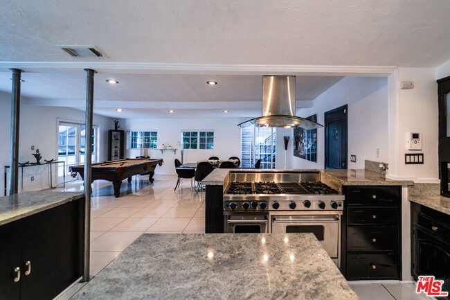 Photo - 7475 Mulholland Dr