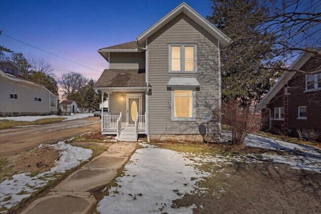 Photo - 626 E High St