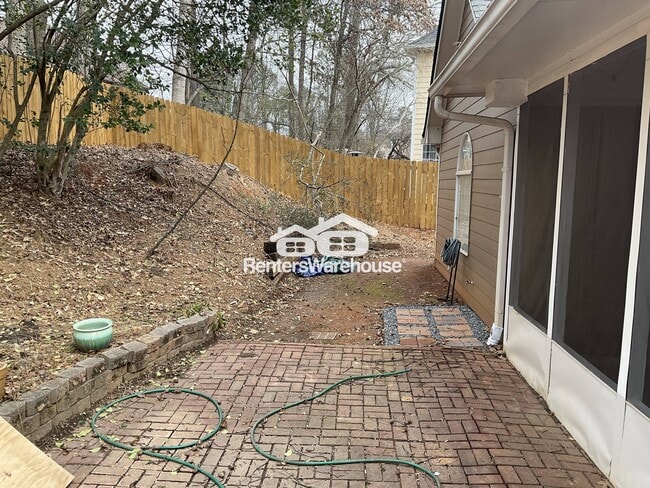 Photo - 215 Blue Spruce Cir