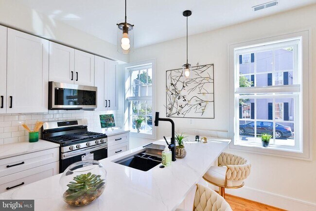 Photo - 221 S Alfred St Unidad 3A