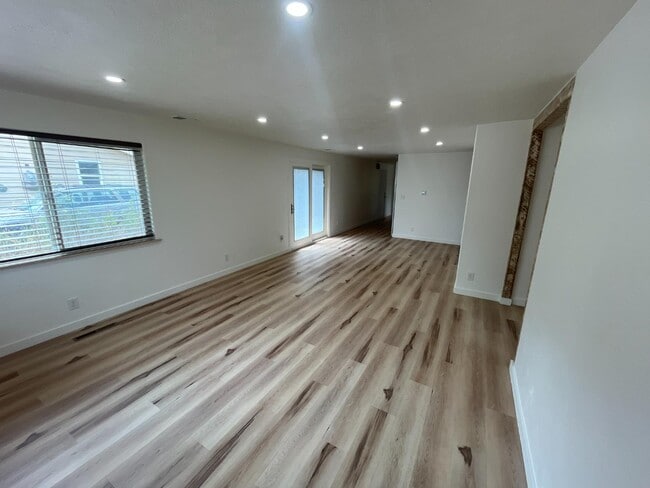 Building Photo - 229 Pennsylvania St