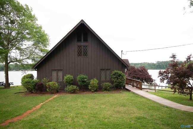 418 Riverton Dr