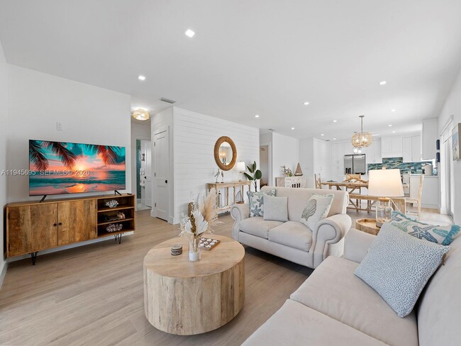 Building Photo - 22 Atlantic Blvd Unit B