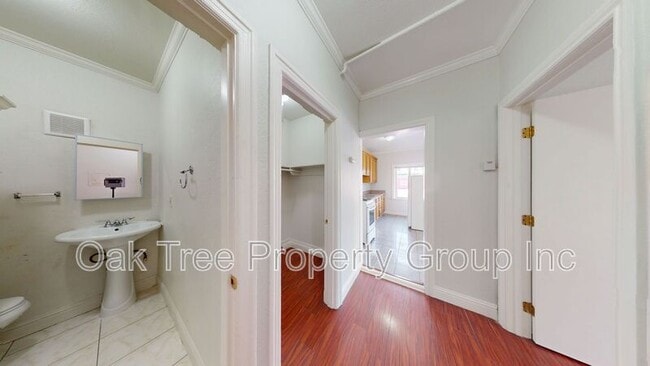 Building Photo - 509 Sycamore St