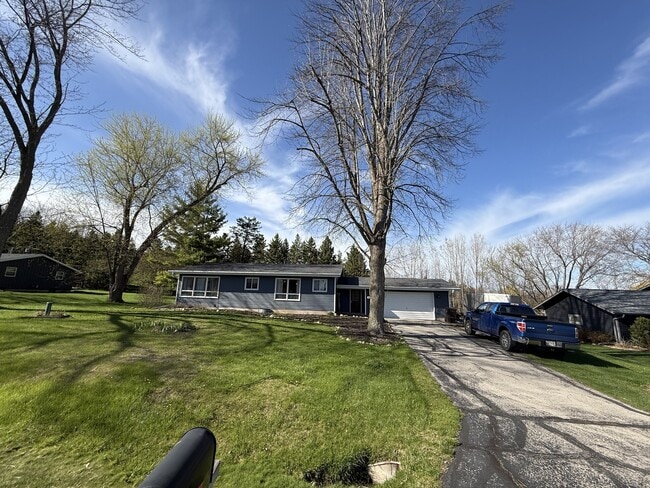 Photo - W3798 Highview Dr
