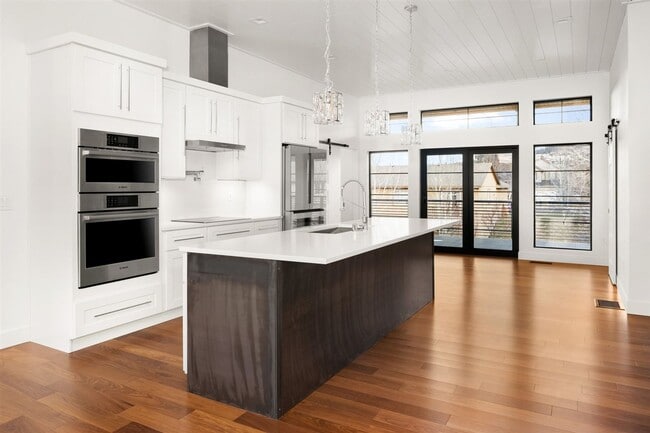 Building Photo - Modern Newly Built 4 Bed, 3 Bath Home!
