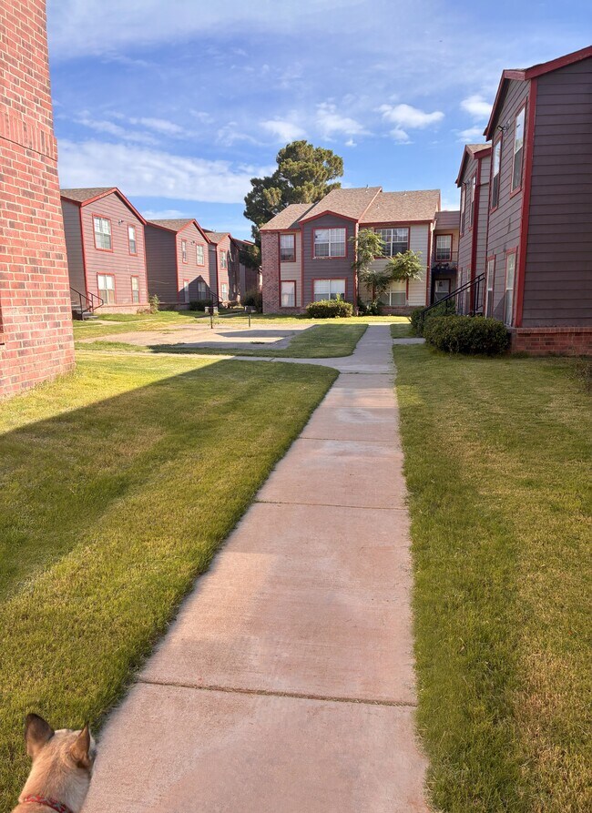 Photo - 1200 E Broadway St