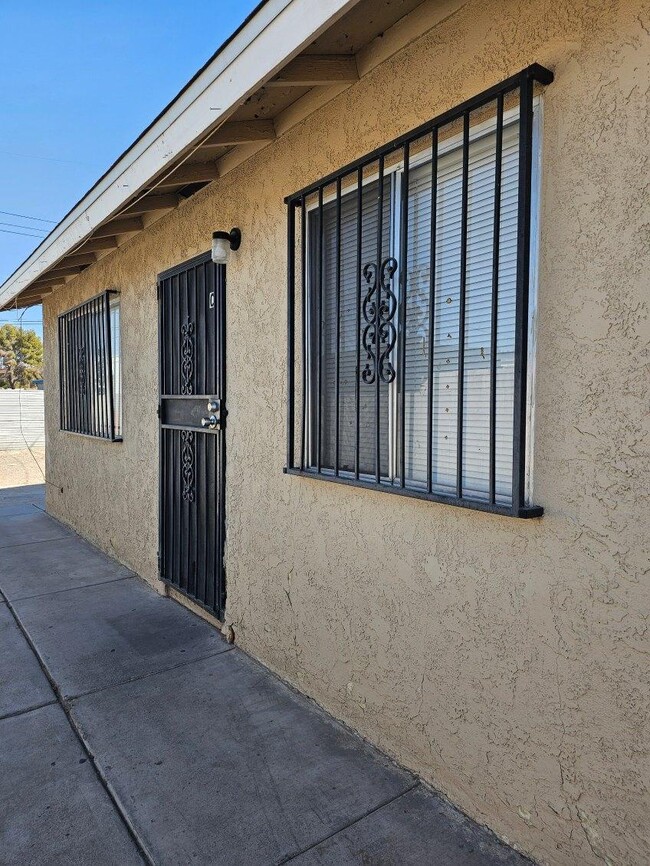 Building Photo - 2428 Statz St Unit Statz C