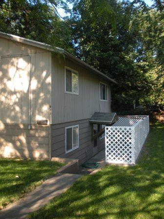 Building Photo - Lower level duplex AVAILABLE NOW! Unit Lower Rental
