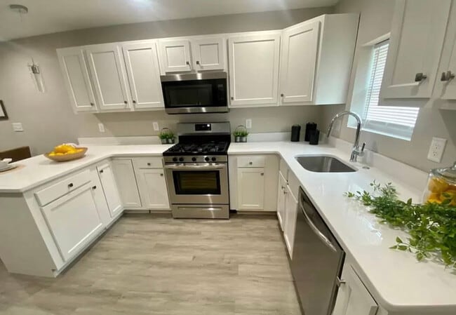 Photo - 224 N Rose St