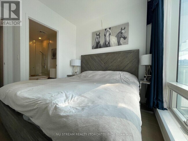 Photo - 1 Bloor St E Unité 2610